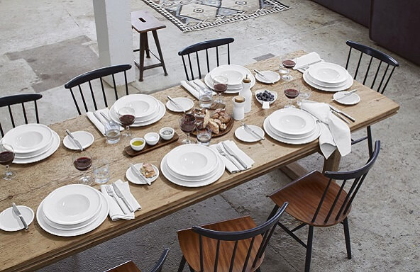 GUNST Blog Tischdekoration - Elegante  Tafel auf einer großen Terrasse. 
